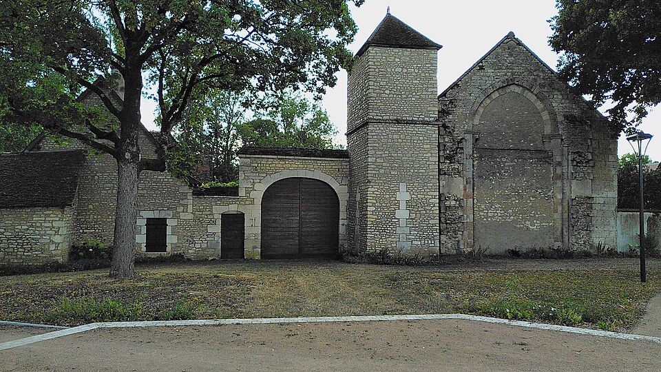 Ensemble ancien près de Église Saint — Pardoux de Soye — en — Septaine 05