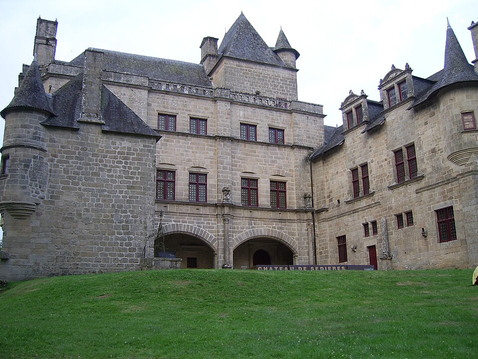 Sedieres castle 01