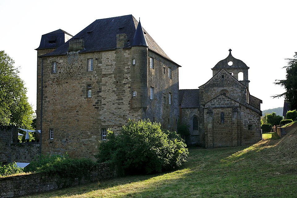 Lissac — sur — Couze — Château et église