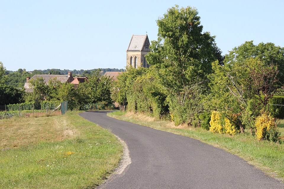 Louignac entrée village