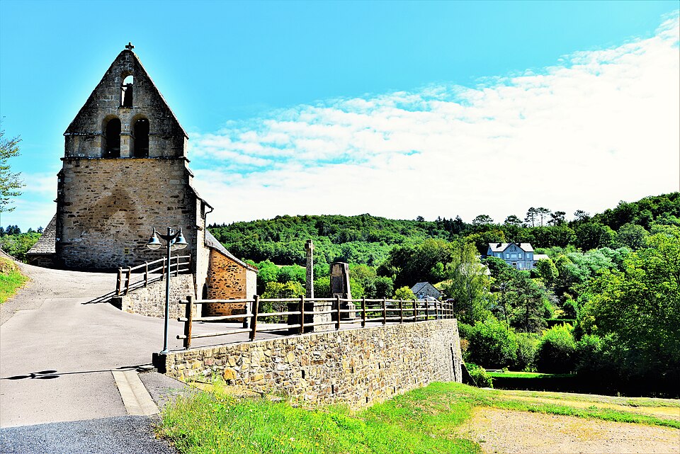 L'église et la mairie de Pandrignes