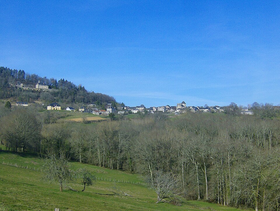 Perpezac blanc village