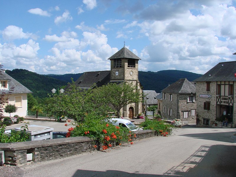 Saint — Hilaire — Peyroux Village 01