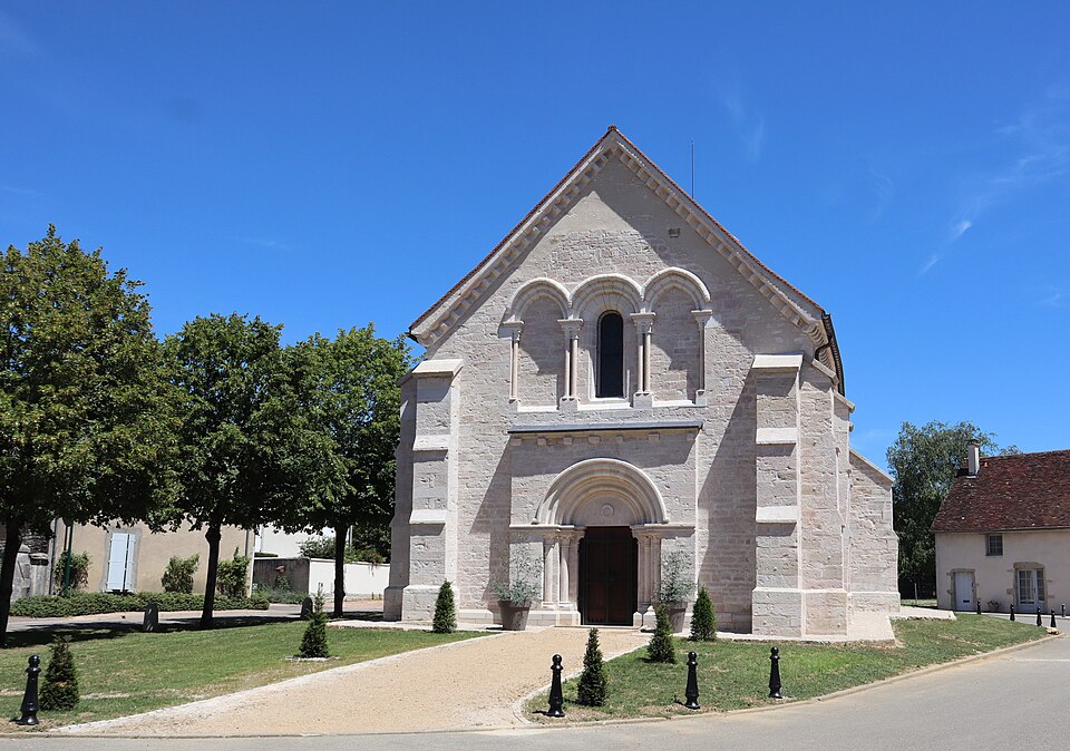 Extérieur de l'église Notre — Dame d'Agencourt (Côte — d'Or) 01