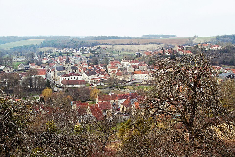 Aignay — le — Duc FR21 village IMF9340