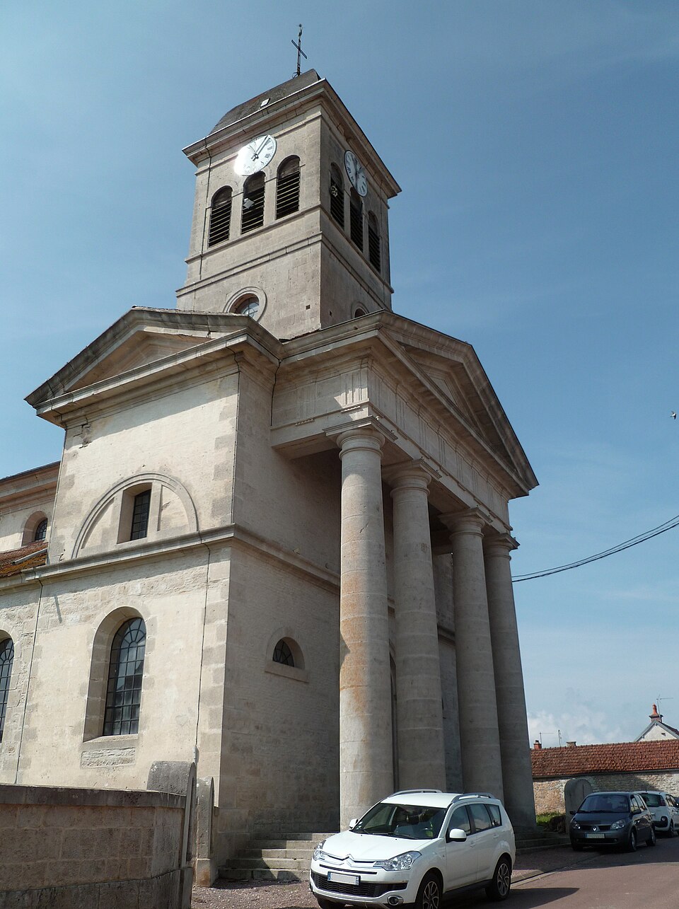 Ampilly — le — sec Eglise 1