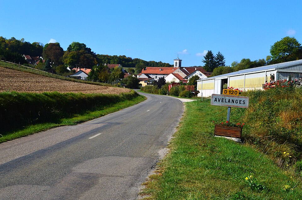 Avelanges Entry