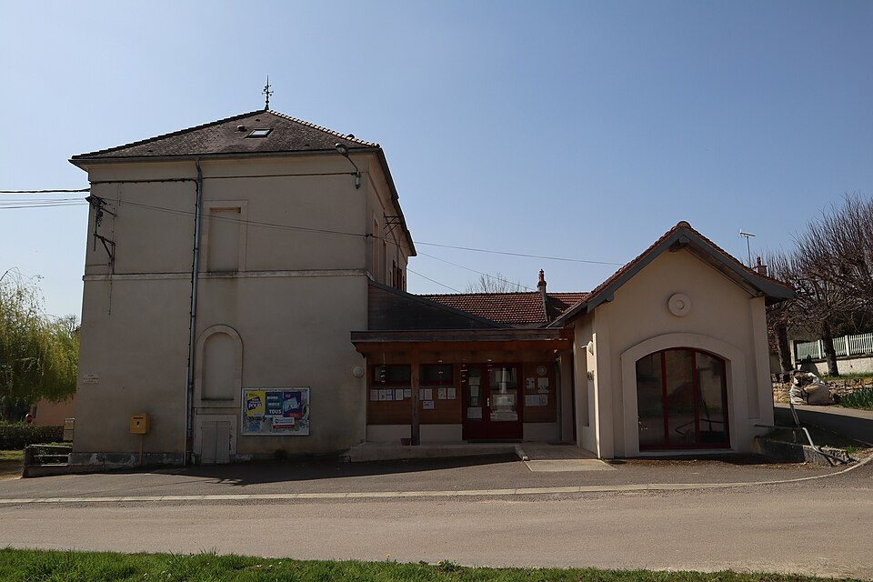Bard — lès — Époisses (21) Mairie — 02