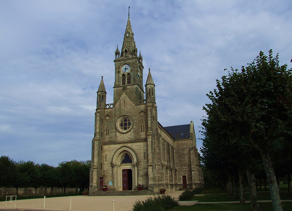 Beire — le — Châtel — Eglise Saint — Laurent