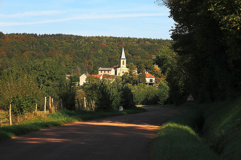 Busseaut FR21 village IMG8662