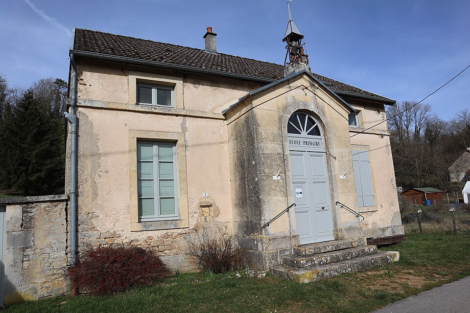Champagny (21) École — musée — Extérieur — 01