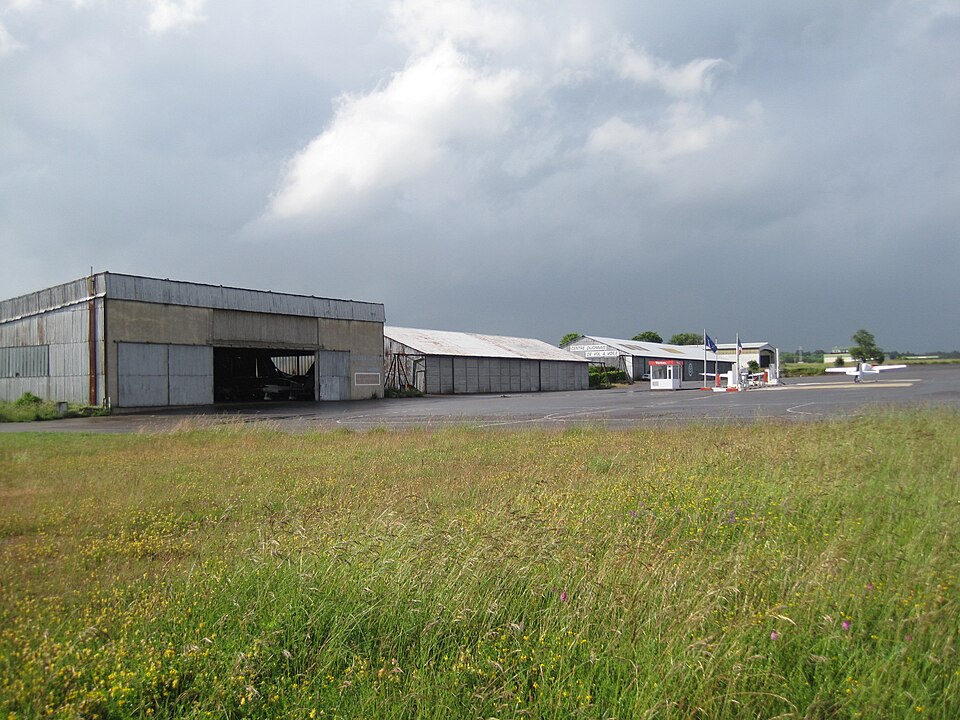 Aérodrome de Dijon — Darois 0001