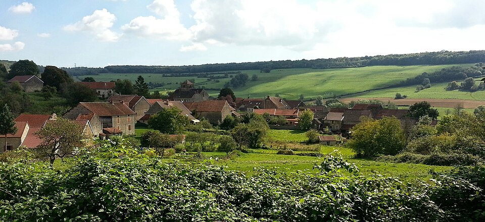 Un village de fond de vallée en Bourgogne, Echannay — panoramio