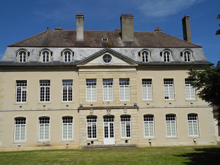 Chateau de Genlis facade ouest