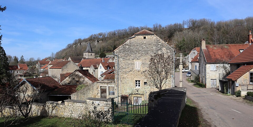 Hauteroche (21) Le bourg