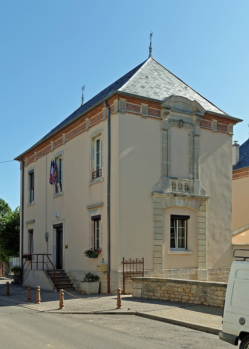 Mairie de Longchamp (Côte — d'Or) 01