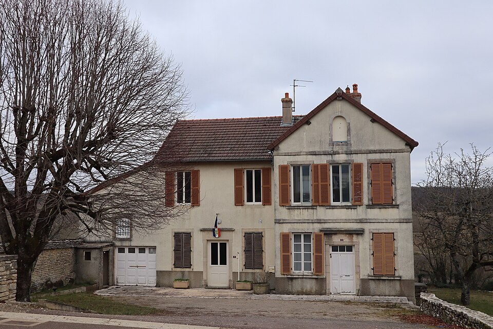 Marey — lès — Fussey (21) Mairie — 02