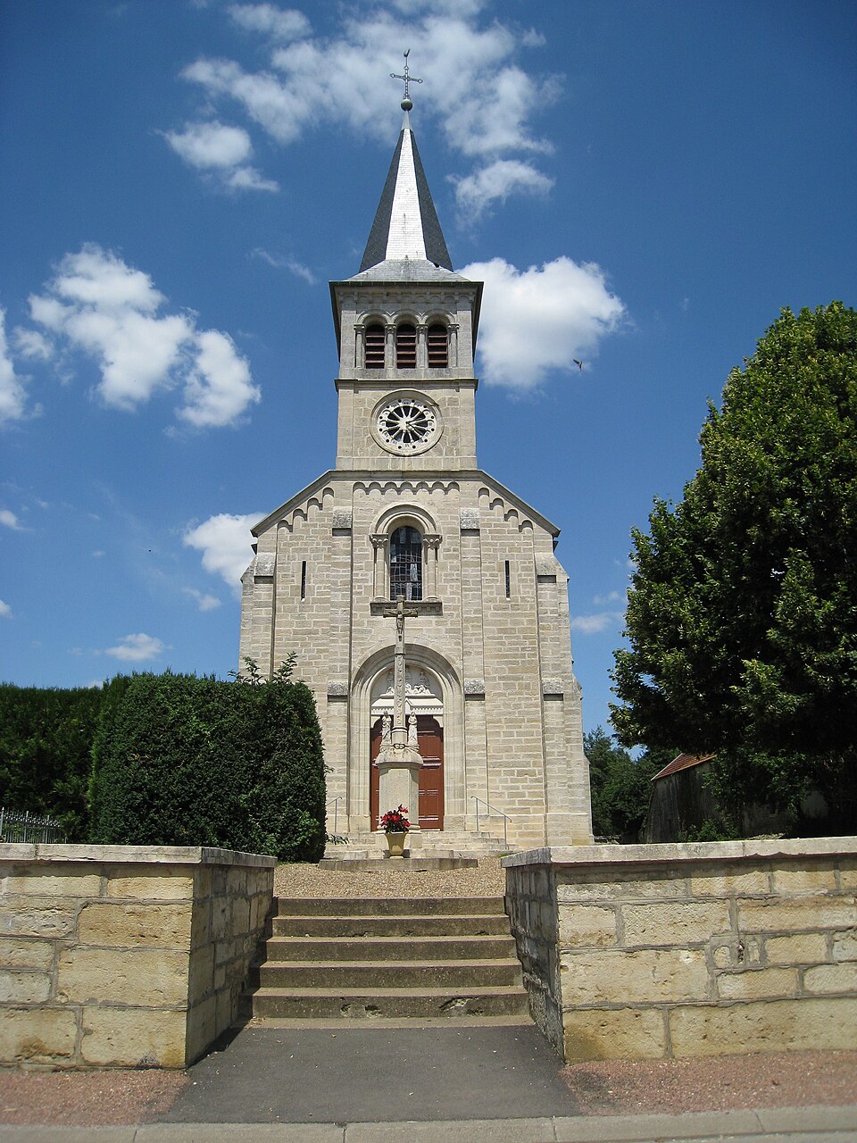L'église de Pouilly sur Vingeanne 01
