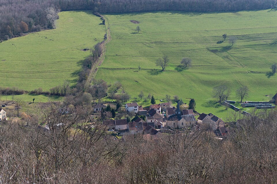 Saffres — Village