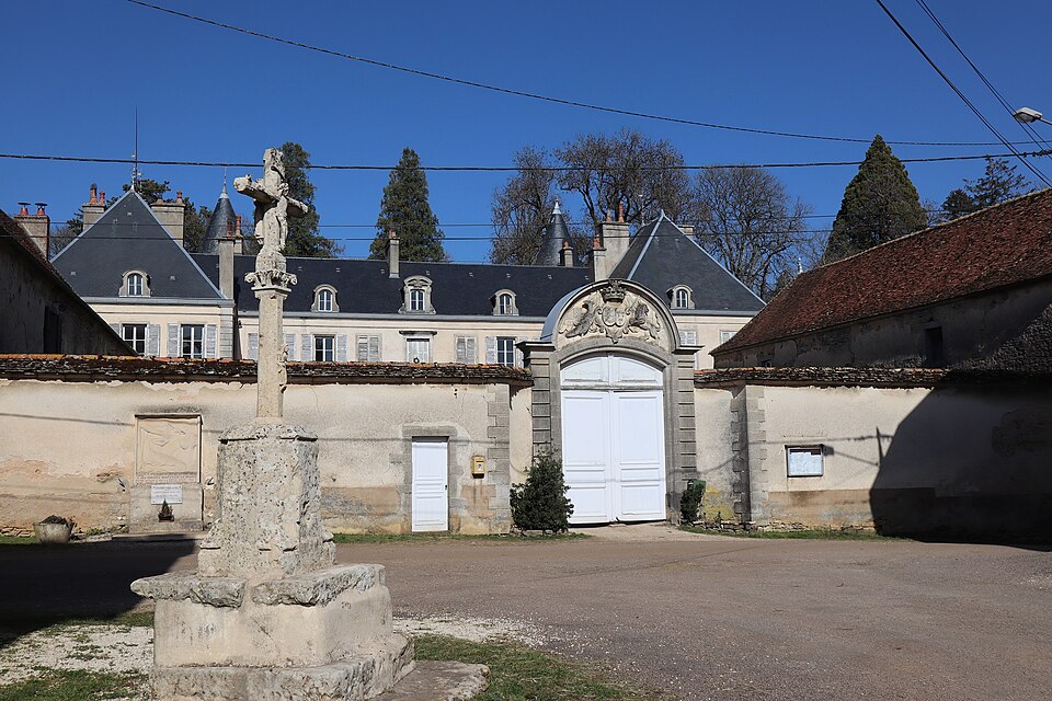 Saint — Anthot (21) Croix et château — 01