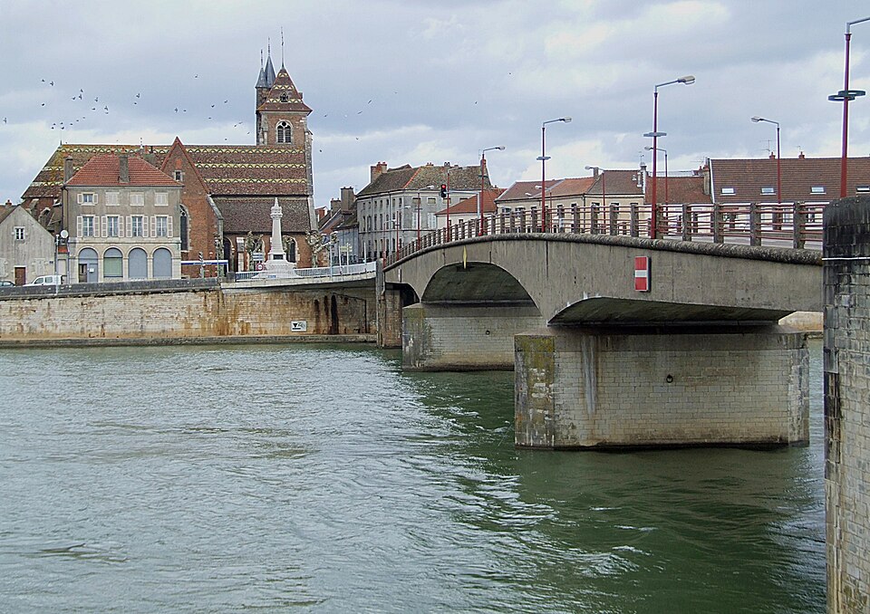 Saint — Jean de Losne — Saone