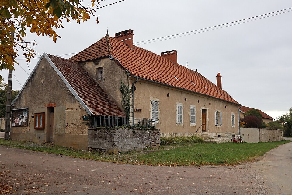 Saint — Sauveur (21) Mairie