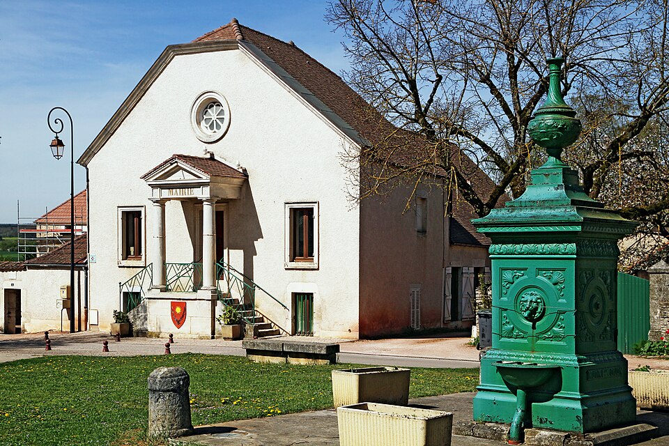 Savigny — le — Sec F21 mairie IMF0493