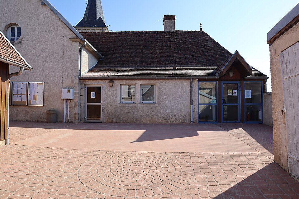 Tanay (21) Mairie — 01