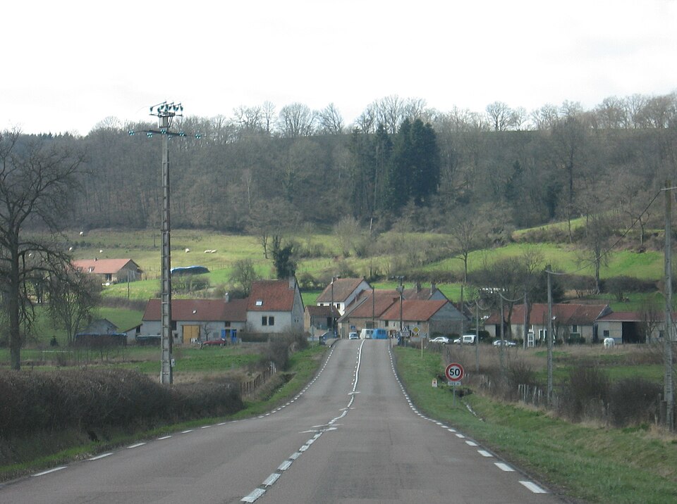 Voudenay — le — Chateau FR (march 2008)