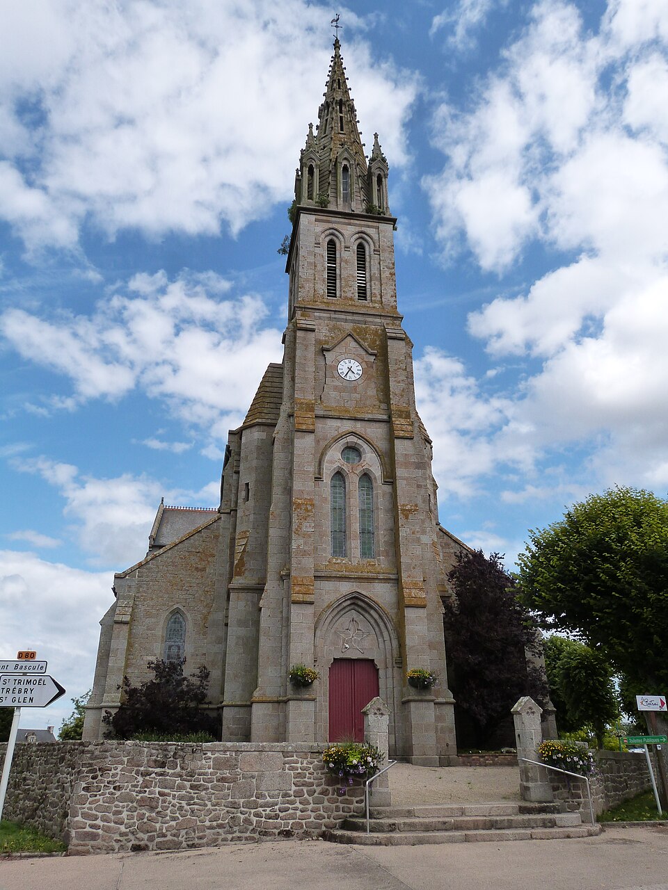 Eglise Notre — Dame à Bréhand
