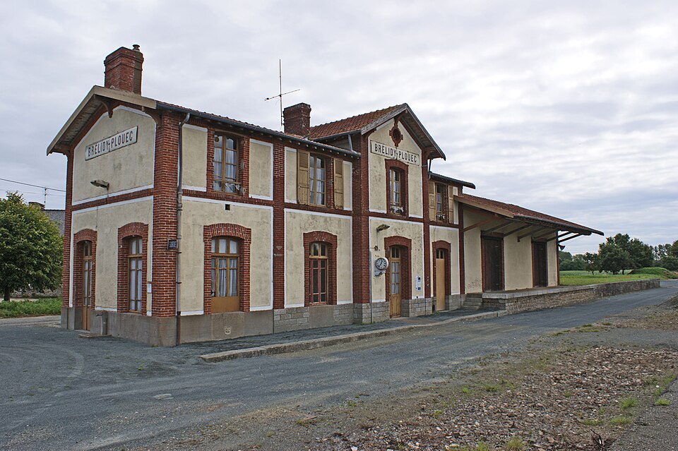 Gare — Brélidy — Plouec — Bâtiment — côté voies