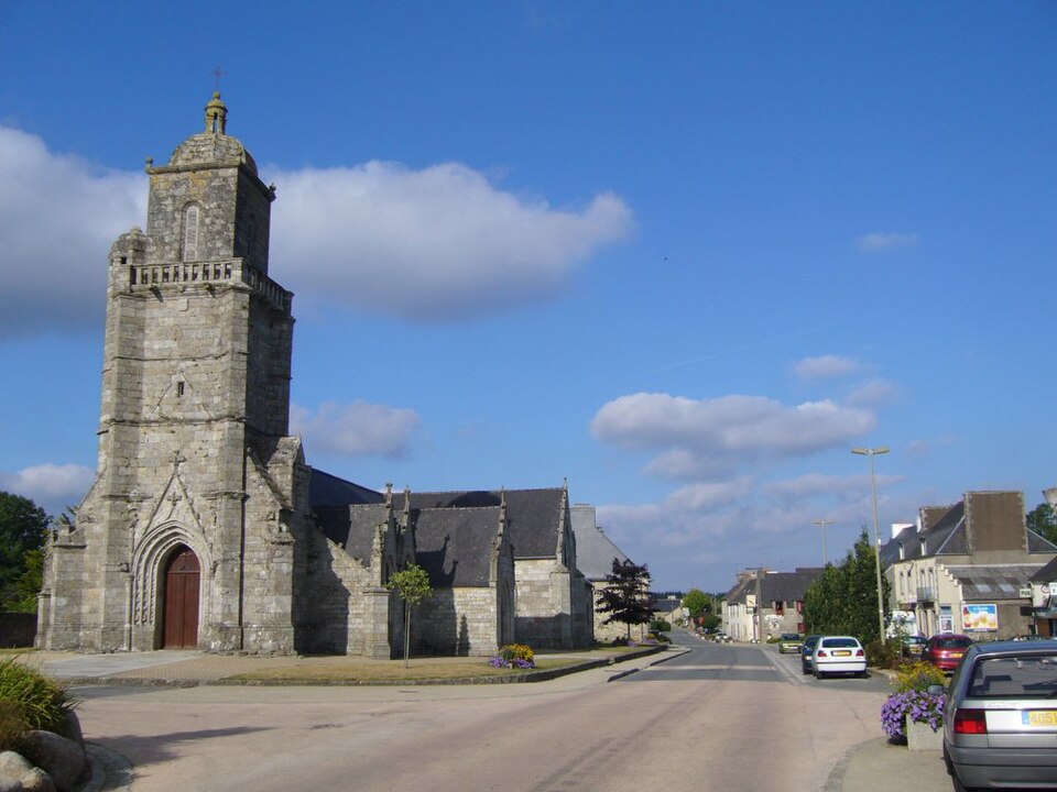 Glomel rue principale