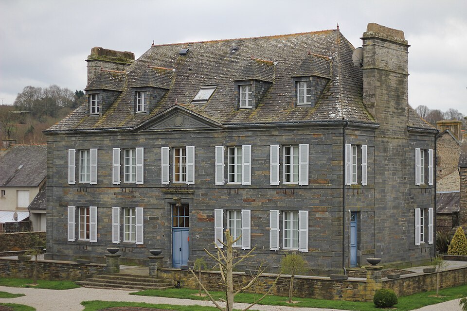 Gouarec mairie 3
