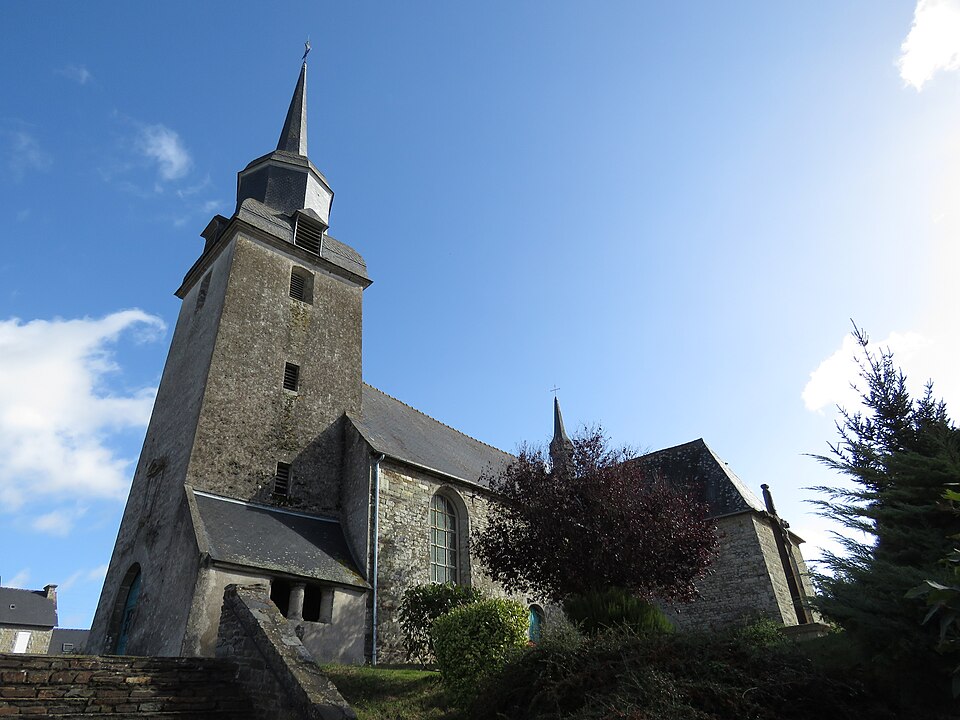 Grâce — Uzel — Église Notre — Dame