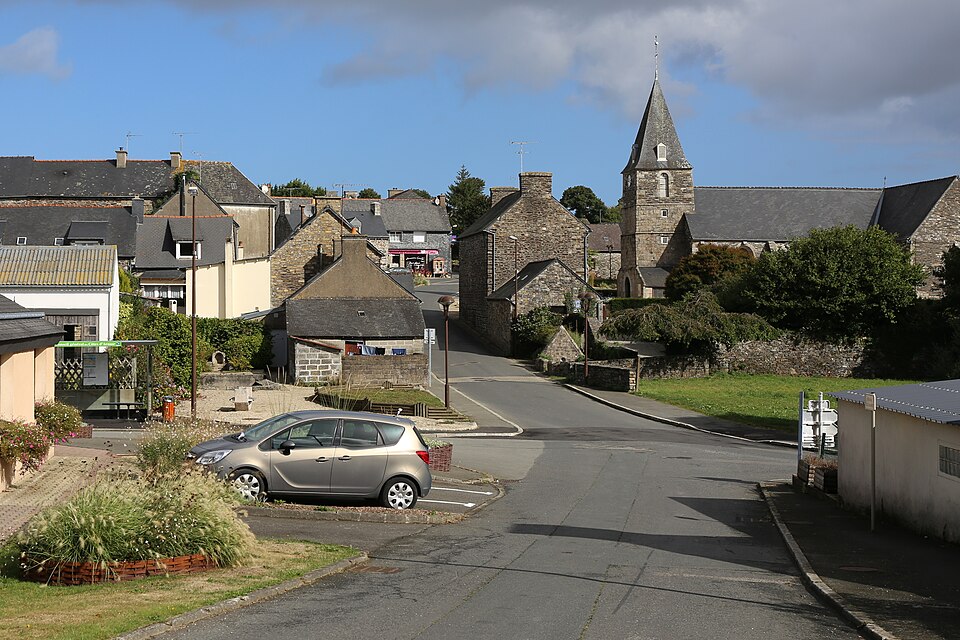 Lanfains — bourg