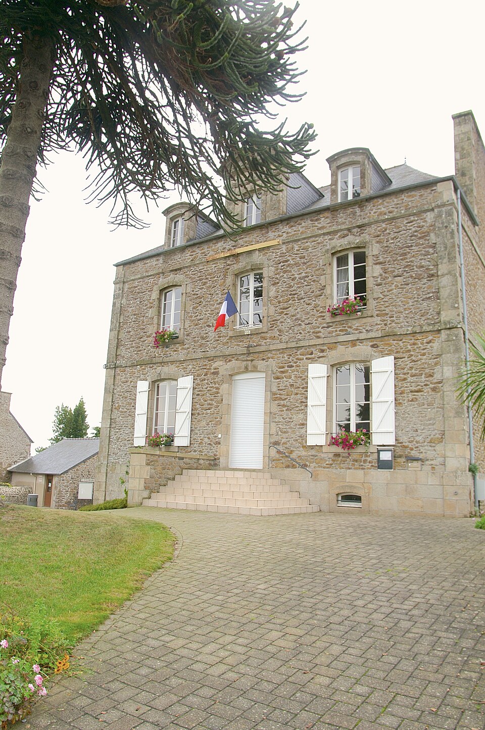 Languenan — Mairie