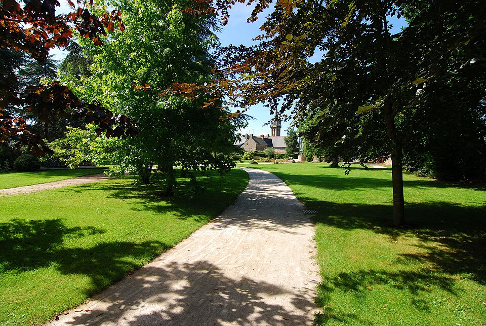 Lanvollon from park — 2007 — 08 — 10