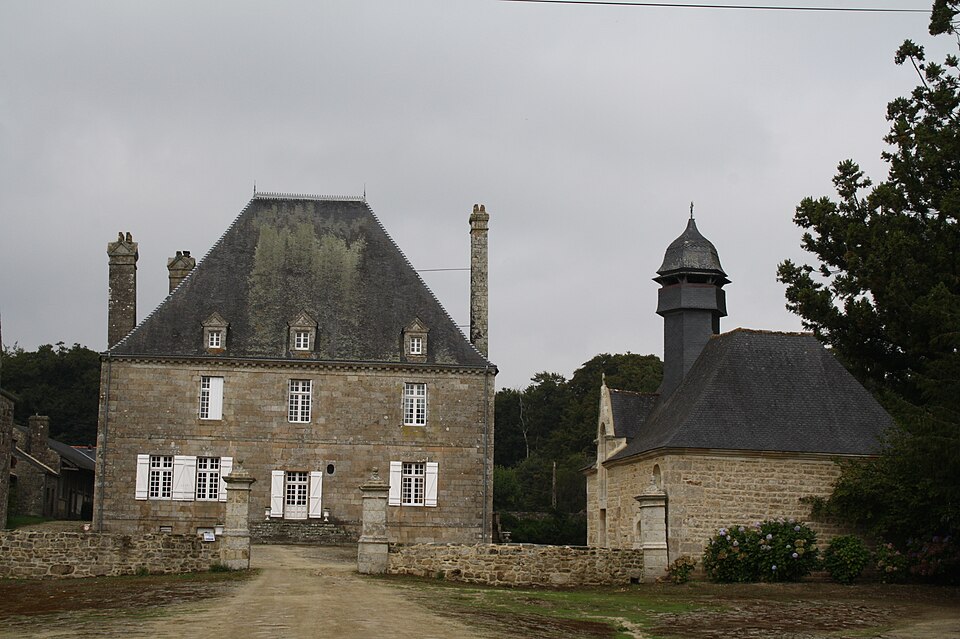 Château — de — Tregarantec — face