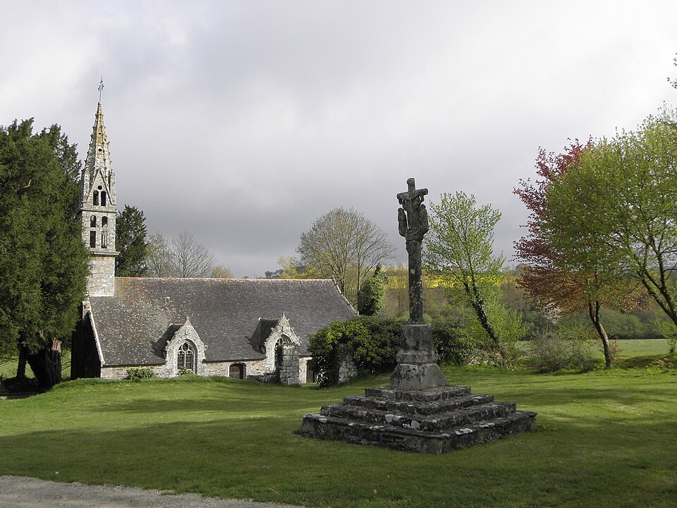 Paule (22) Chapelle de Lansalaün 01