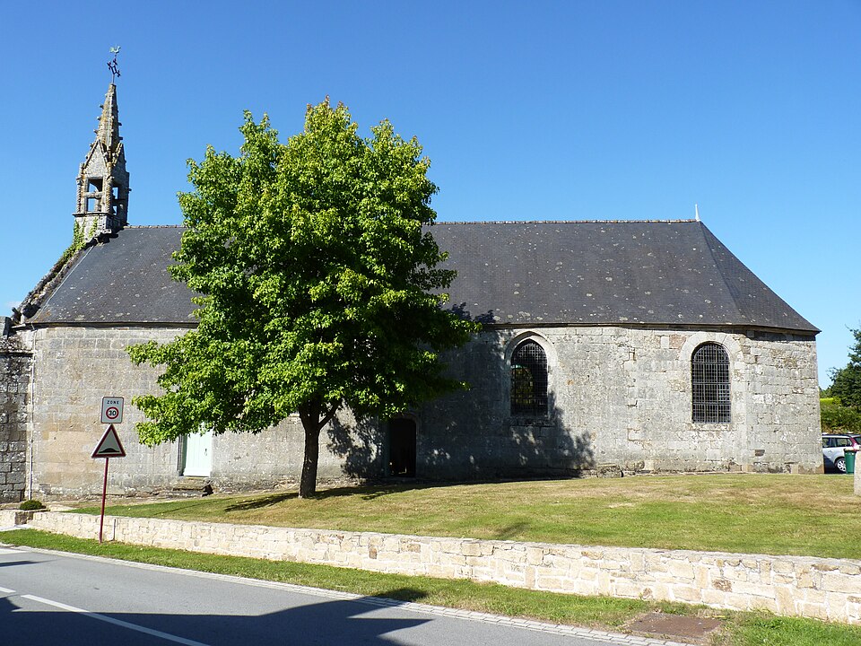 Chapelle Notre — Dame de la Croix de Plélauff 04