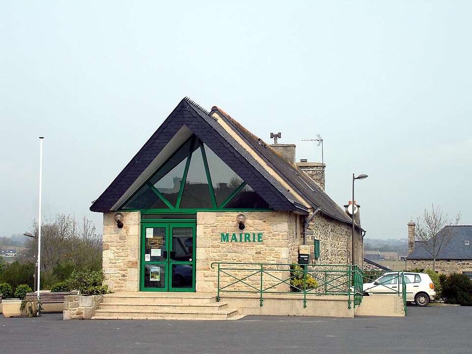 Pleudaniel — Mairie 01