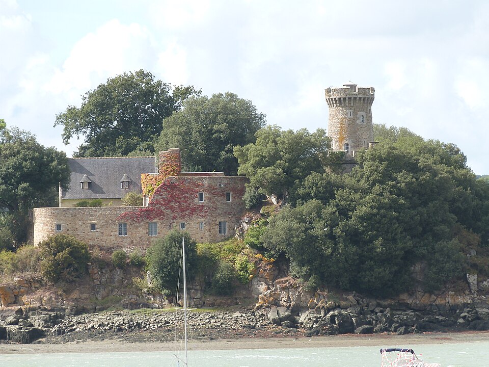 Château médiéval de Péhou