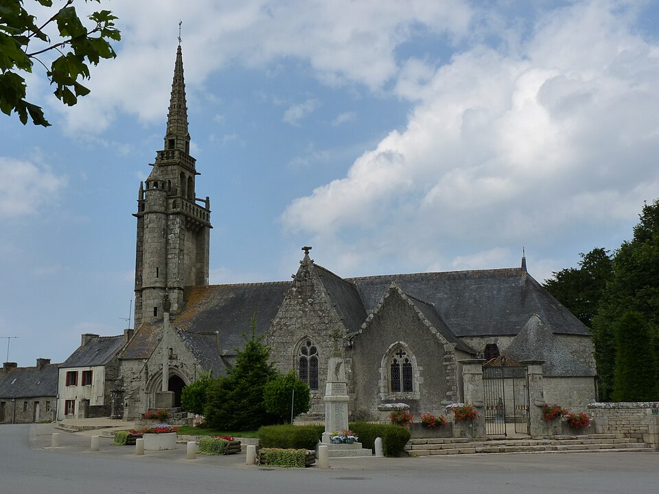 Église Saint — Pierre de Plougras 02