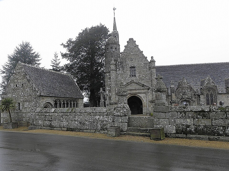 Plouzélambre (22) Église 01