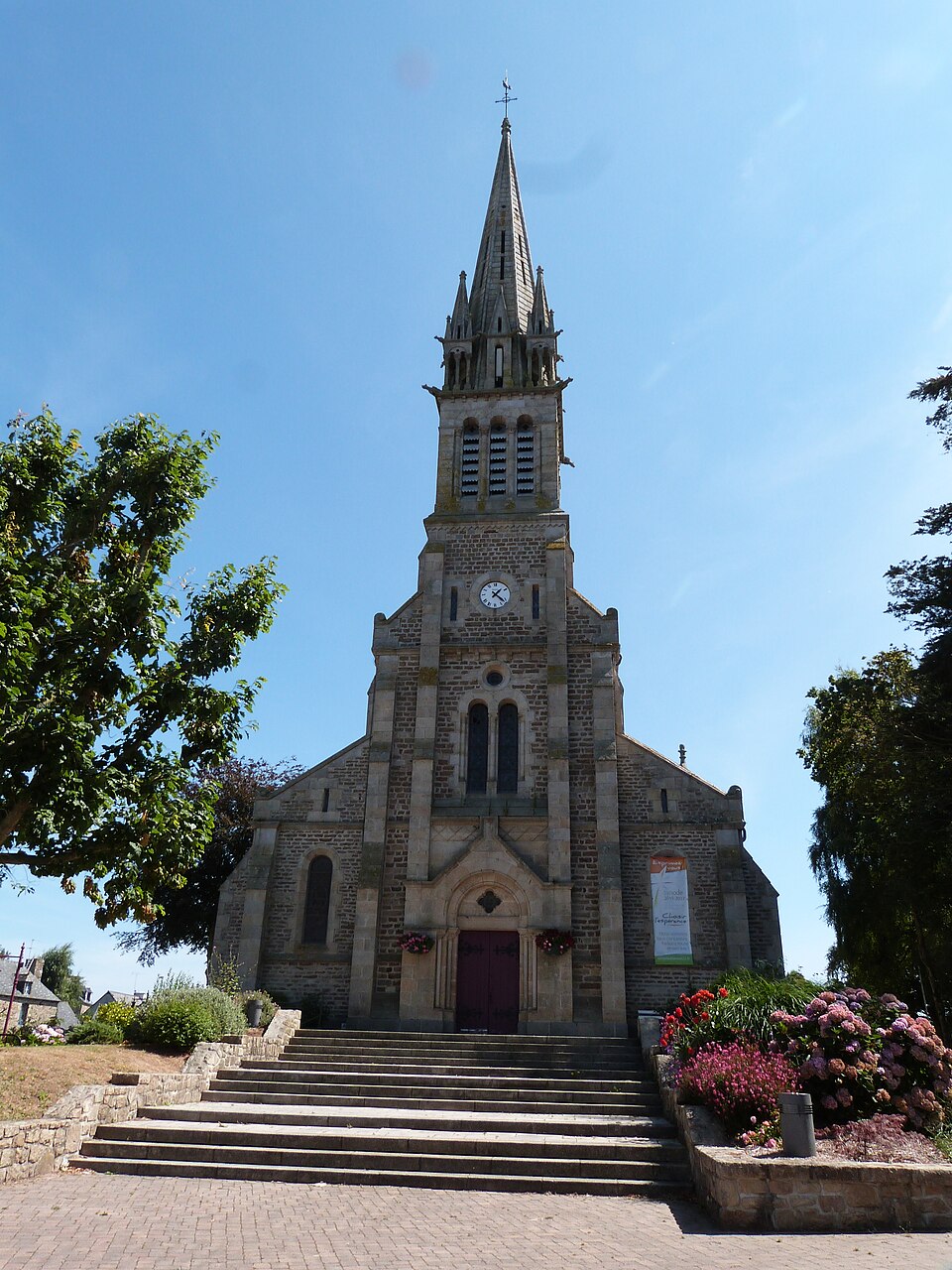 Eglise Saint — Pierre de Pommeret