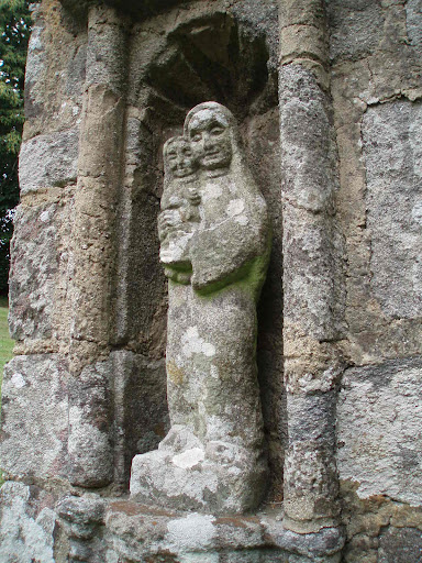 Vierge à l'enfant — Querrien — La Prénessaye — Côtes d'Armor