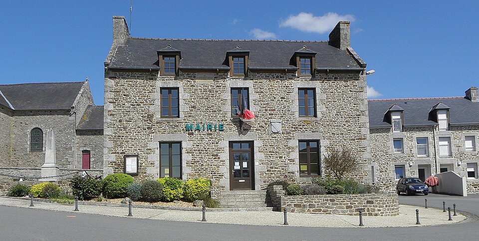 Saint — Carné (22) Mairie