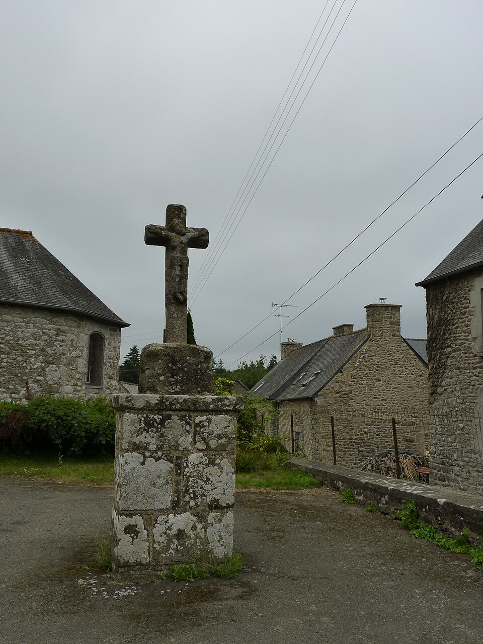 Croix de Saint — Guéhen à Saint — Carreuc