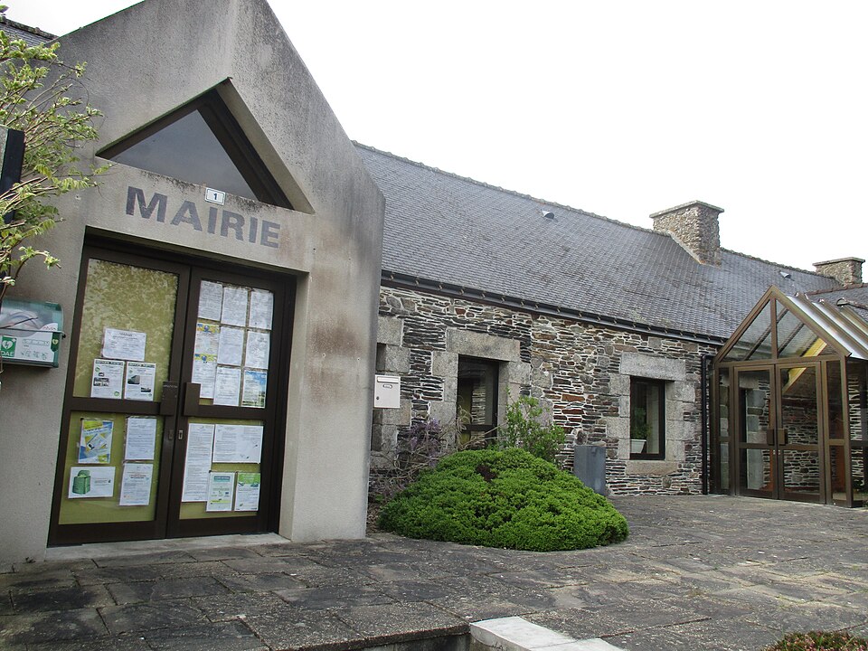 Mairie de Saint — Connec