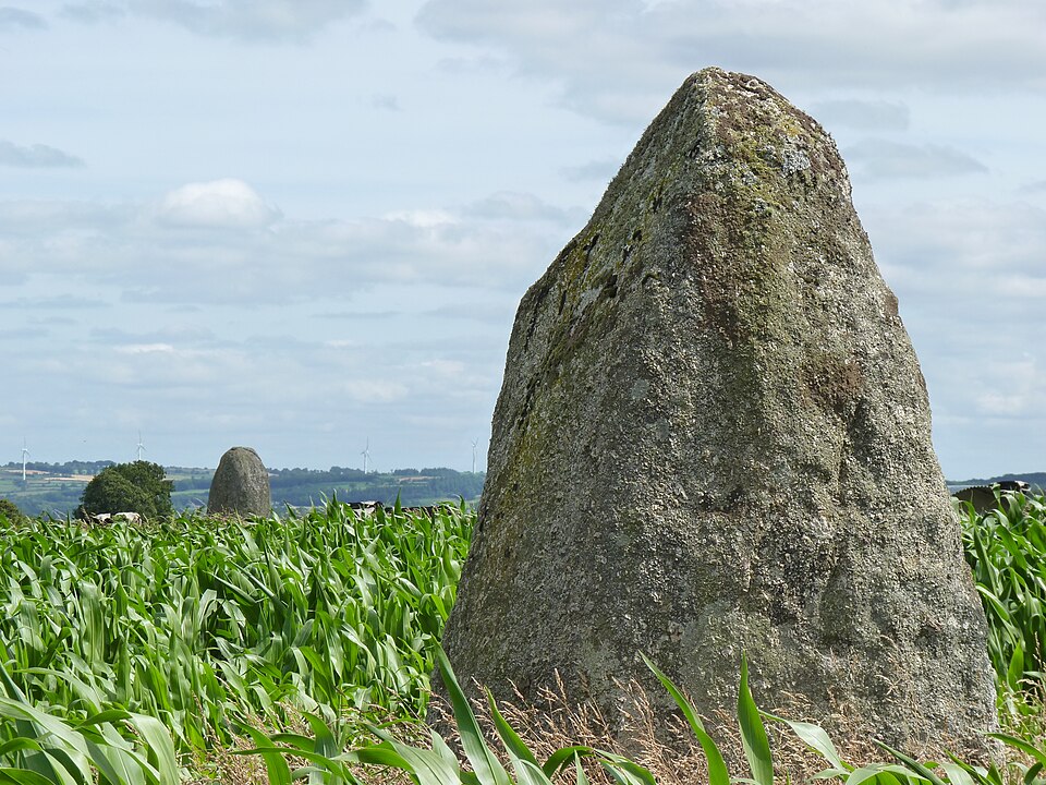Menhir de Keranhouët à Saint — Gildas 01